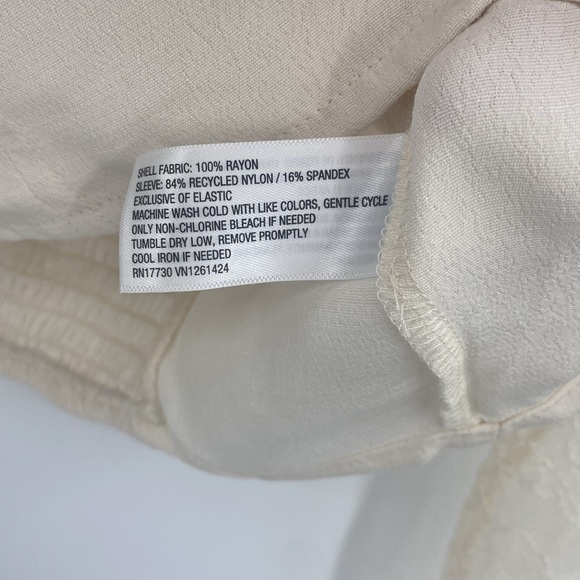 Wild Fable Off White Cropped Long Sleeve Lace Top Size Medium - Picture 7 of 9